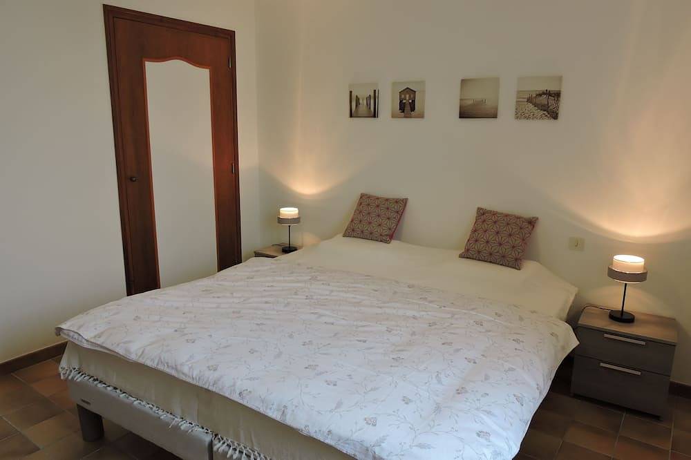 Maison au calme dans une impasse privée à 150m de la plage. in Saint-Denis-d'Oléron, Côte de Beauté