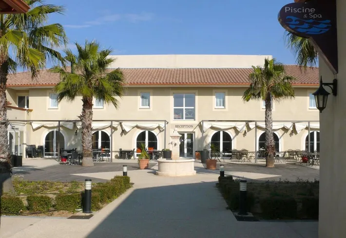 Hotel para 2 personas, con terraza además de jardín y piscina, Se admiten mascotas - 1