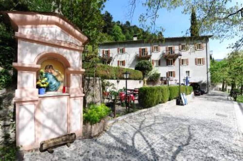 Appartement entier, Appartement - Limone sul garda in Limone sul Garda, Montagnes autour du lac de Garde