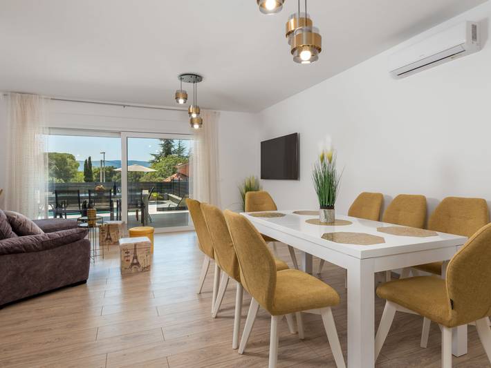 Ferienhaus für 10 Personen, mit Garten und Balkon in Pinezici - 4