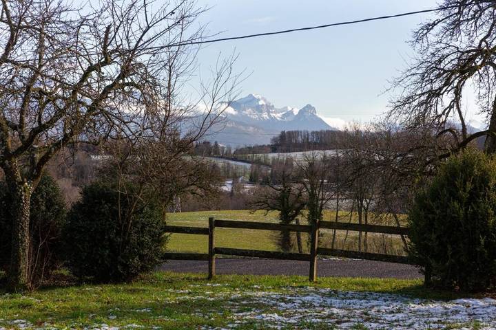 Location de vacances pour 10 personnes, avec vue et terrasse, animaux acceptés à Cruseilles - 2