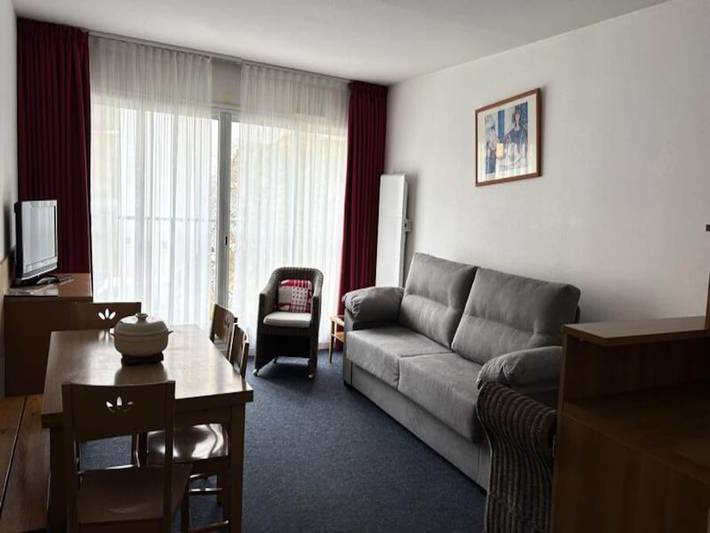 Chalet pour 6 personnes, avec piscine, adapté aux familles dans Gourette - 2