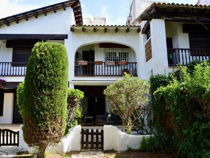 Villa pour 8 personnes, avec terrasse et piscine à Calafell