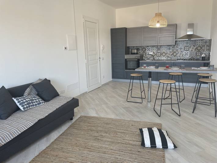 Appartamento intero, Casa Vacanze La Faiola in San Lorenzo al Mare, Riviera di Ponente