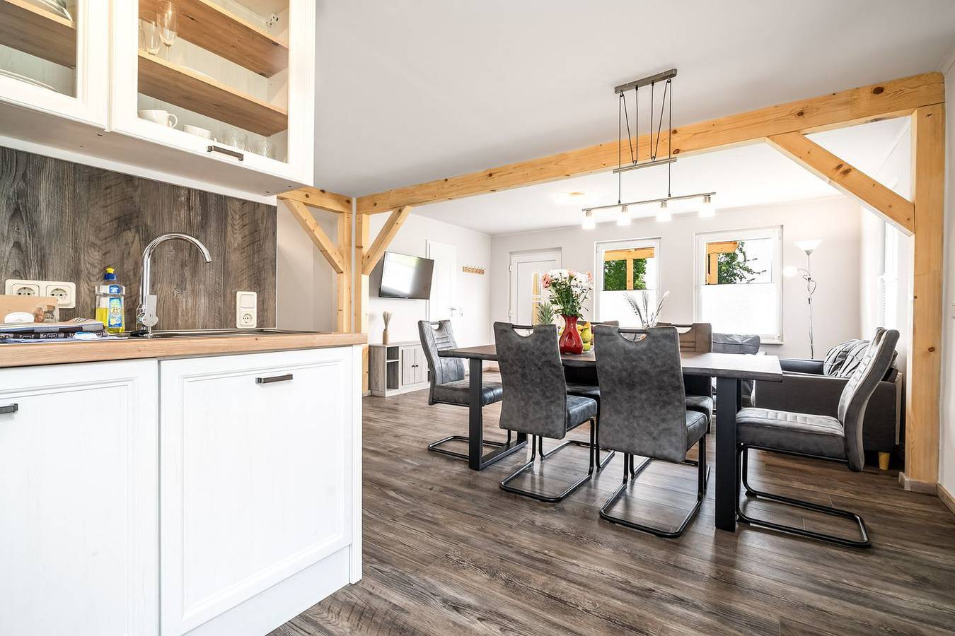 Ferienhaus Alt-Gaarz – Idyllische Auszeit mit Steg und See für 6 Personen in Lärz, Müritz
