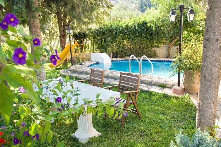 Gîte pour 5 personnes, avec jardin et jacuzzi ainsi que piscine et sauna à Héraklion - 2