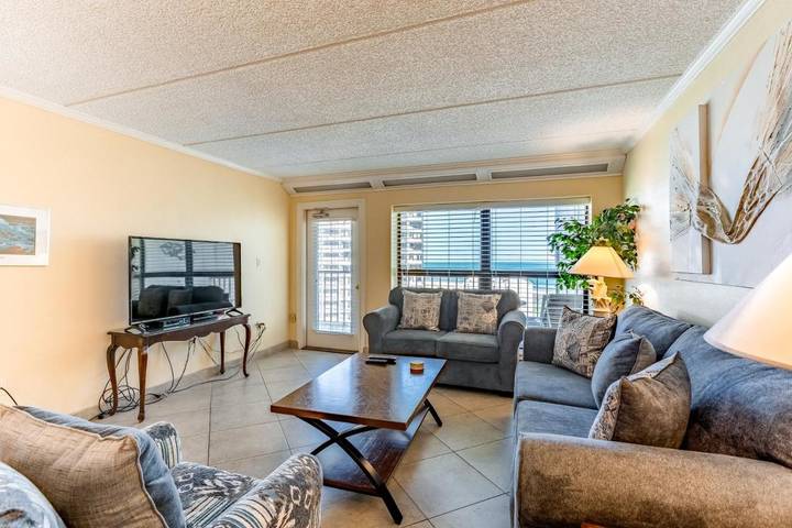 Apartamento de vacaciones para 8 personas, con vistas además de terraza y piscina - 1