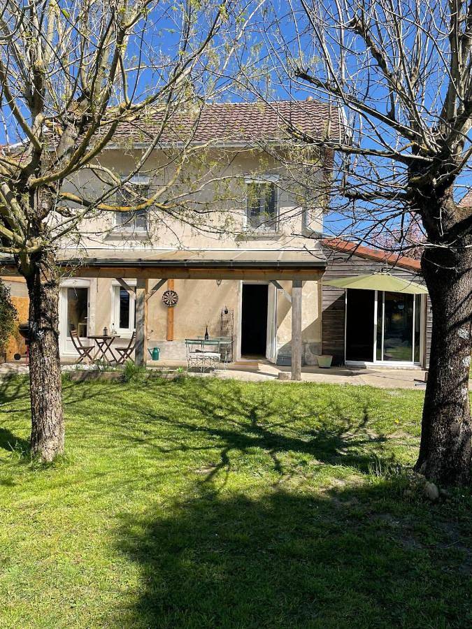Gîte pour 7 personnes, avec vue et jardin à Valencogne