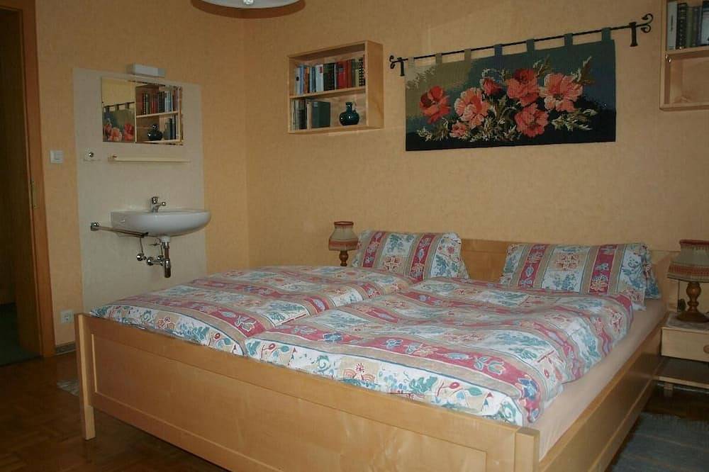 Apartamento inteiro, Casa de férias com grande jardim, gramado e estacionamento in Lindberg, Baviera Oriental