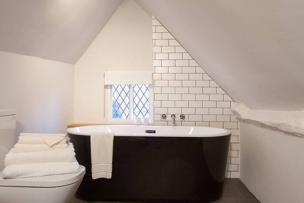 Exclusivo-Three bed-Rural-Baño privado con bañera-Vista a la Calle in Coventry, Birmingham y alrededores