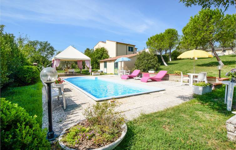 Appartamento di charme con piscina e giardino, vicino al fiume e al lago in Santa Luce, Costa degli Etruschi