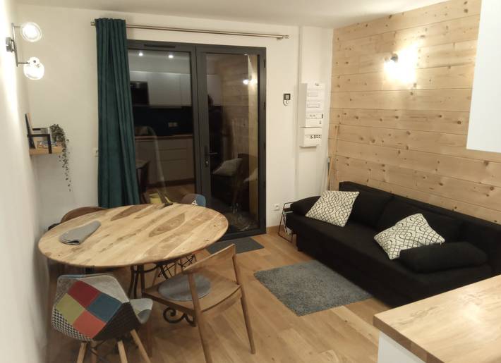 Gîte pour 2 personnes, avec terrasse à La Motte-en-Bauges