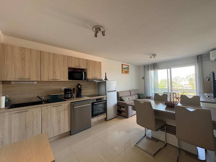 Gîte pour 4 personnes, avec balcon/terrasse, adapté aux familles dans Plage de la Farinette