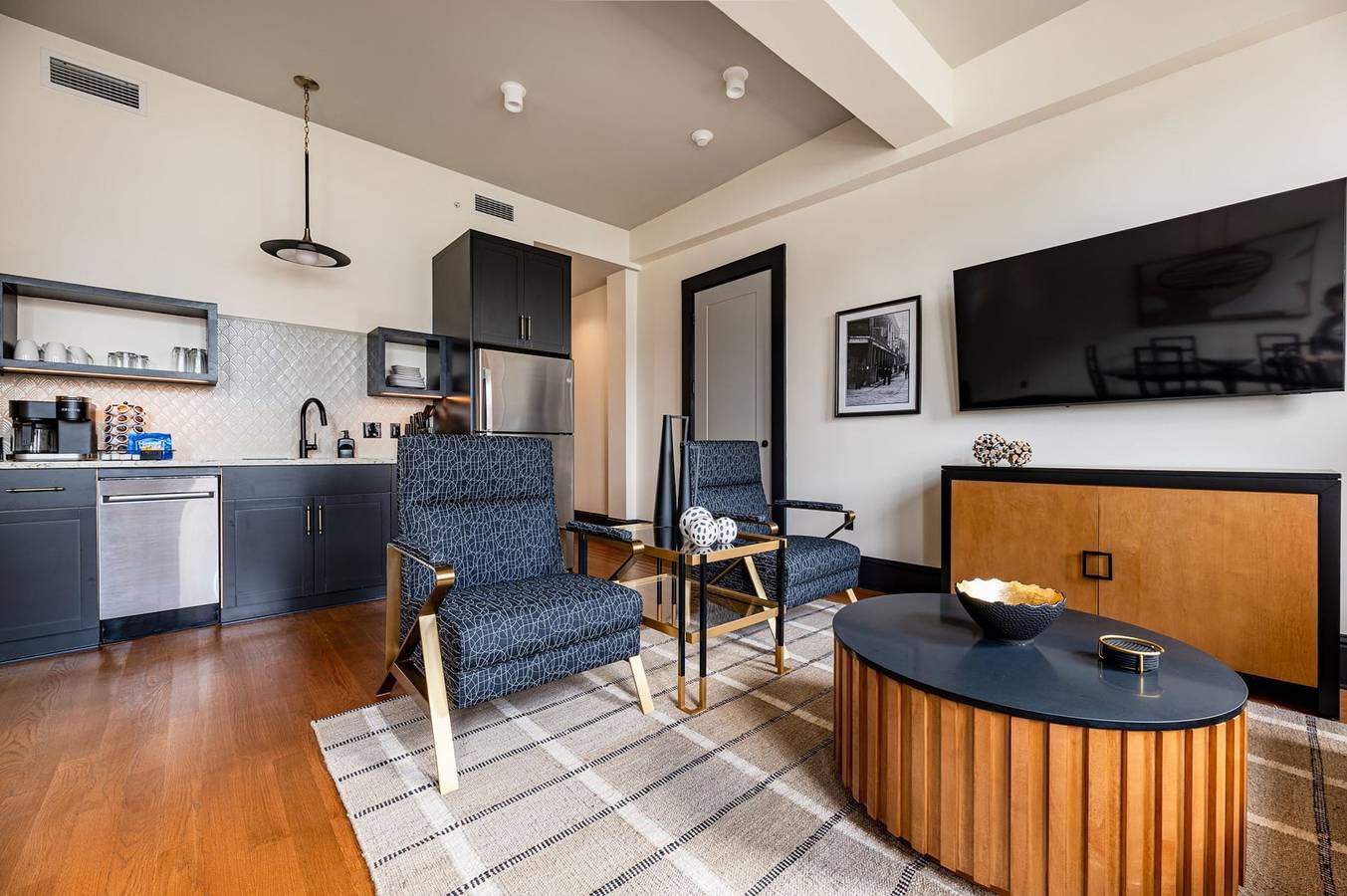 Apartamento entero, 2Br Cityscape 2 Blocks from Bourbon St | The Mayfair in Storyville (New Orleans), New Orleans