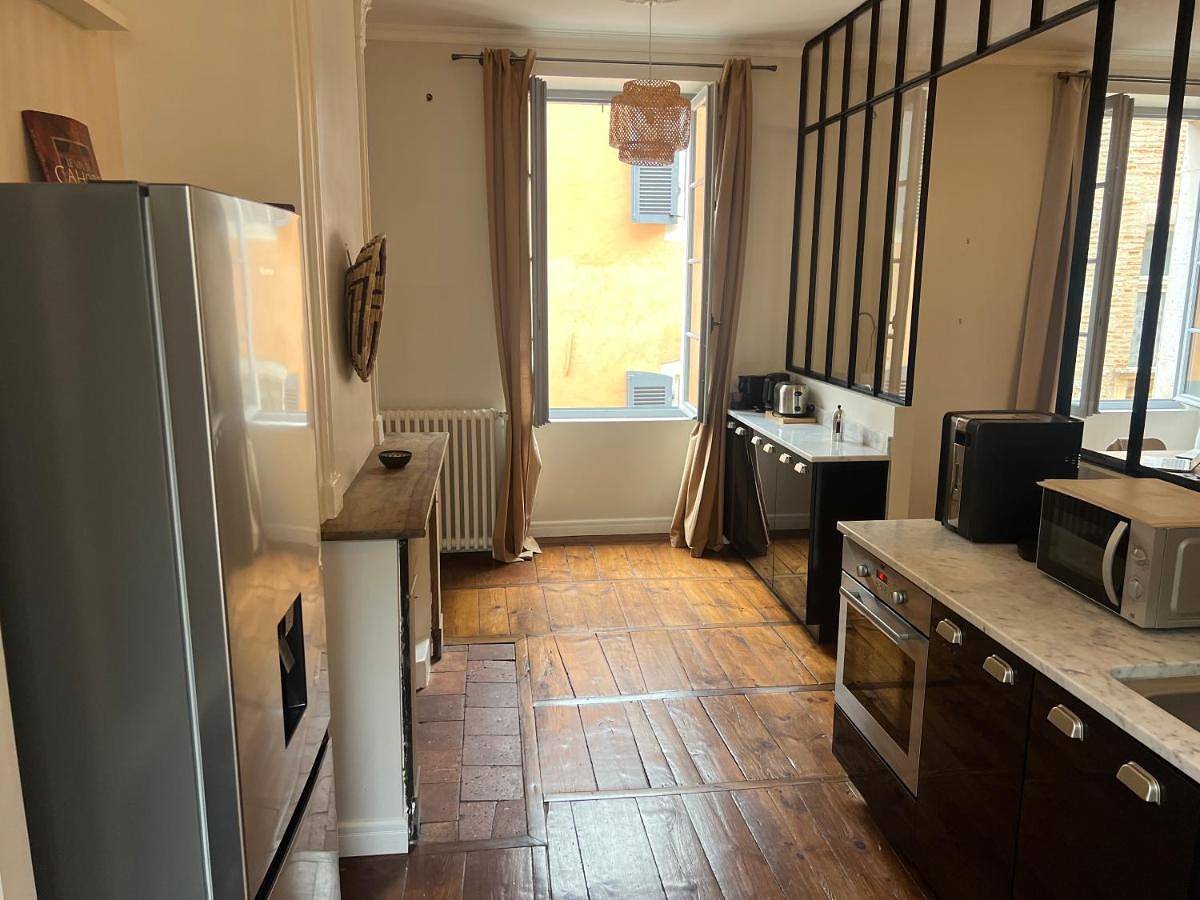 Appartement entier, One-Bedroom Apartment in Cahors, Quercy