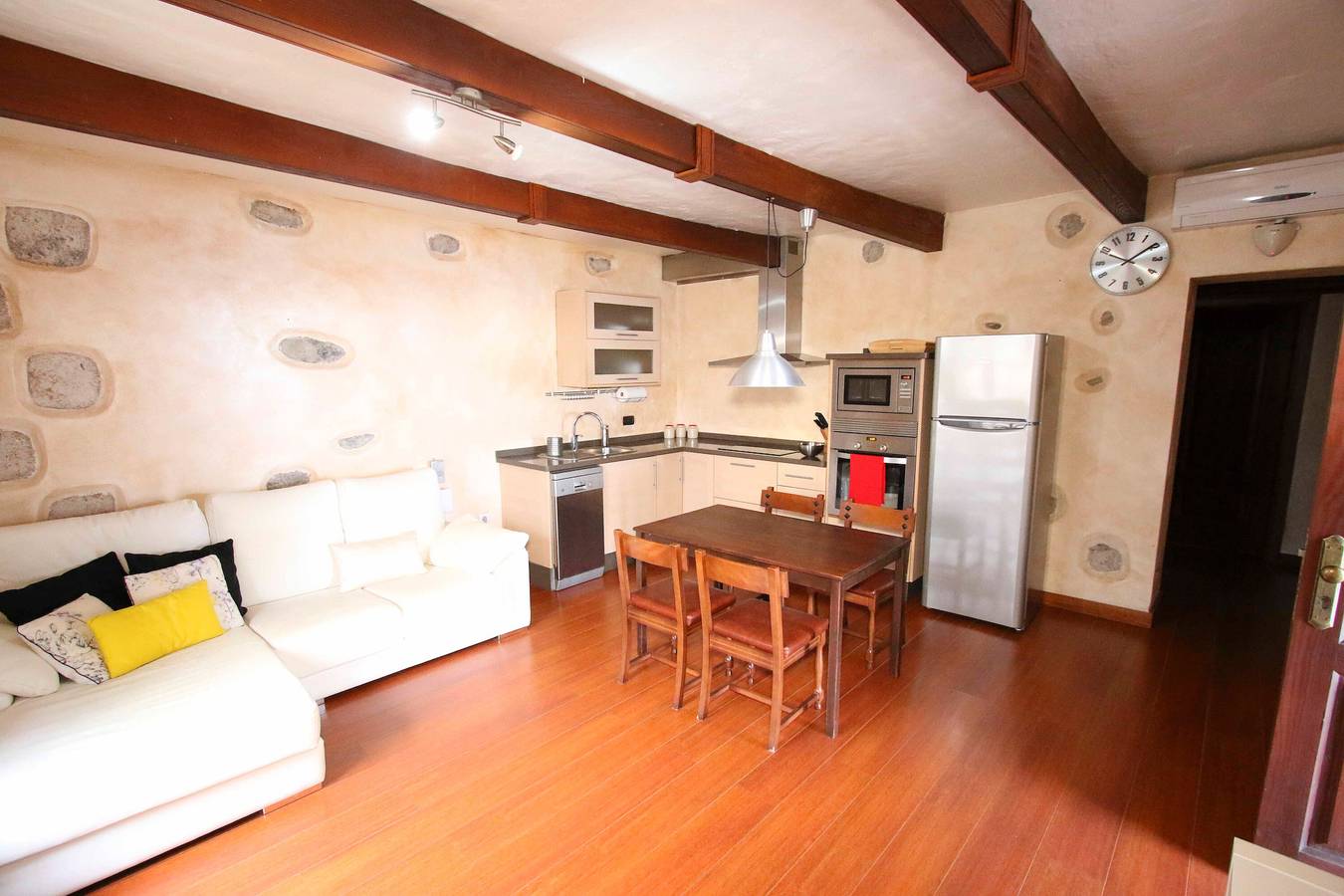 Casa Vacacional 'Bonita Espectacular Vista' con Vistas al Mar, Wi-Fi y Aire Acondicionado in Vera de Erques, Guía de Isora