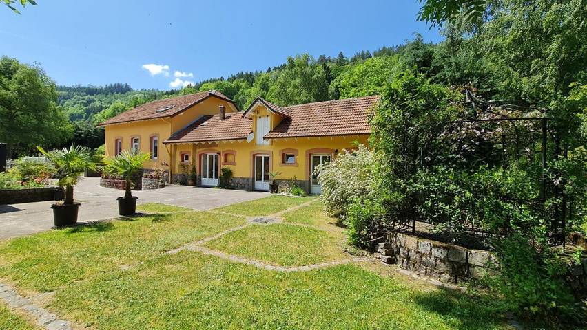Maison d’hôte pour 6 personnes, avec Terrasse et Jardin ainsi que Piscine et Vue