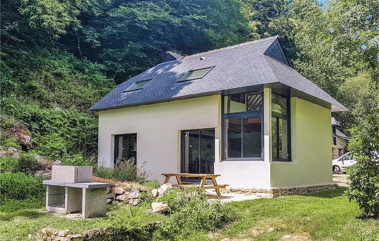 Apartamento de 112 m2 con aparcamiento, TV, congelador, jardín e Internet, a 200 m del río L'Isole in Bannalec, Region de Quimper