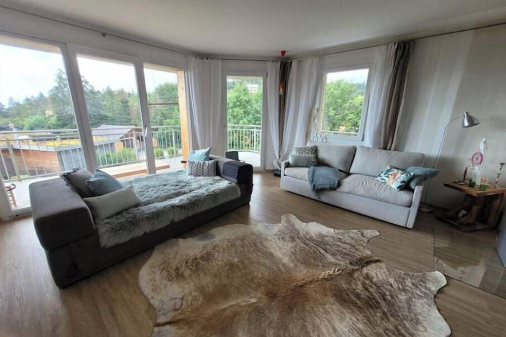 Appartement entier, Relax with a view of Mont Blanc and Lake Geneva in St-Cergue, Saint-Cergue