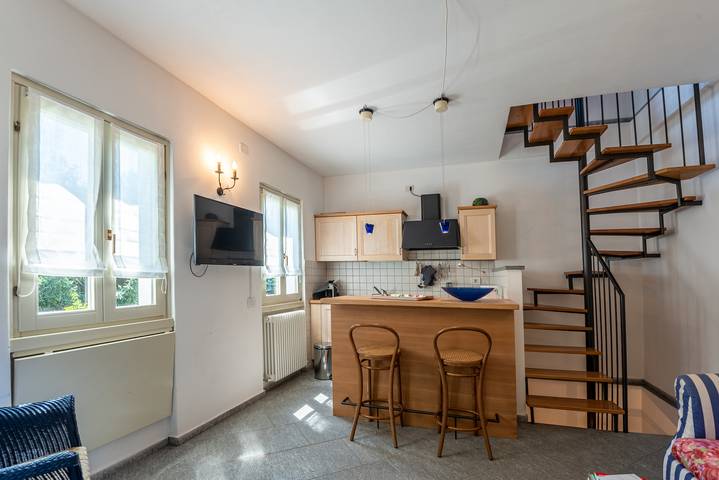 Ferienhaus für 2 Personen, mit Garten und Terrasse sowie Seeblick und Ausblick in Italien - 3