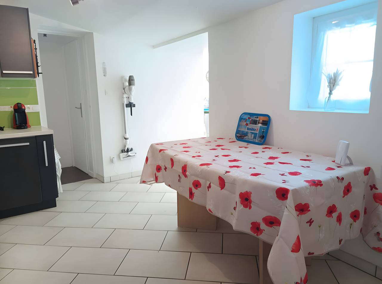 Holiday Home 'L'Estran Qu'Île - Near Beaches' with Terrace, Private Garden & Wi-Fi in L'Île-d'Olonne, Loire Valley