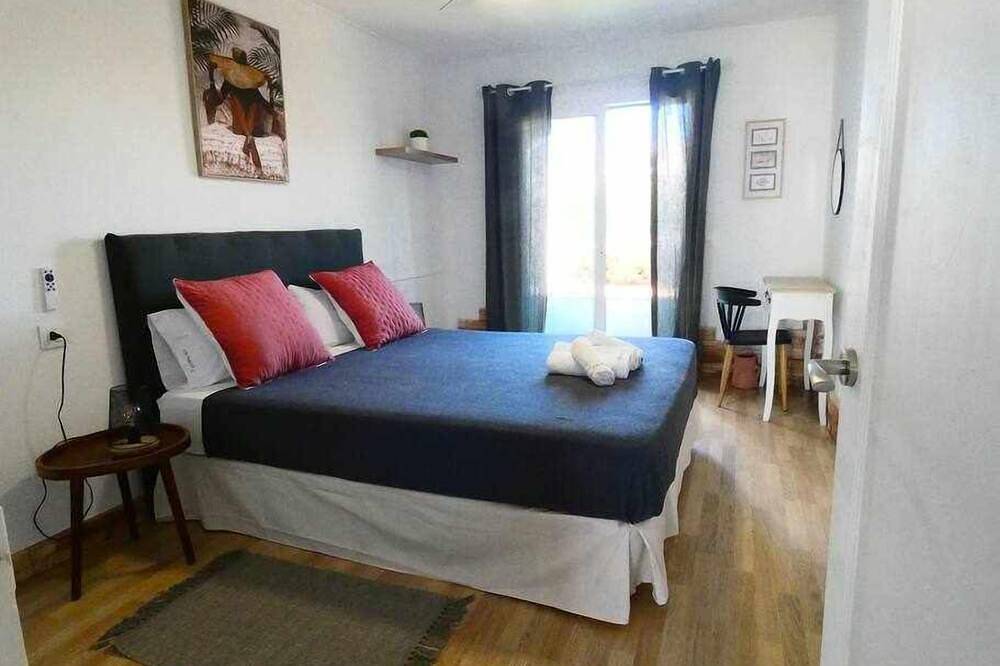 Apartamento entero, Xoriguer - Apartamento con piscina. in Cala Blanes, Ciudadela