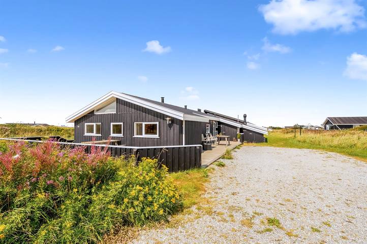 Ferienhaus für 8 Personen, mit Whirlpool und Terrasse sowie Sauna in Skallerup Klit