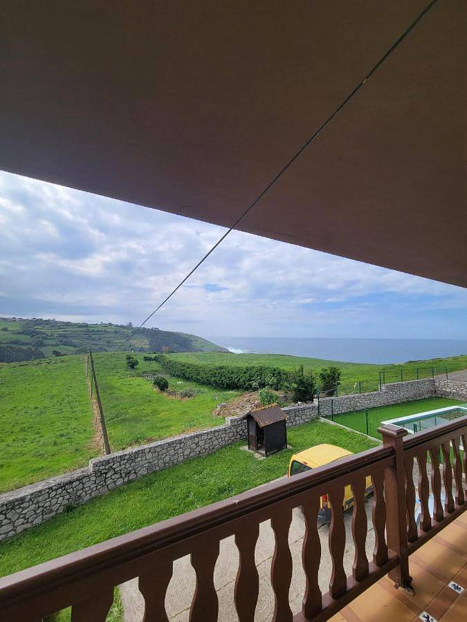 Gîte pour 4 personnes, avec balcon ainsi que vue et piscine dans Cóbreces - 3