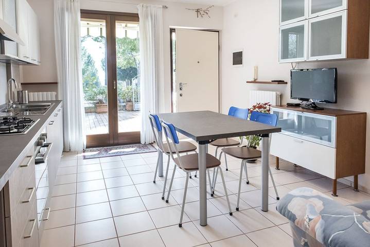 Appartamento intero, S289 - Sirolo, delizioso bilocale con portico in Sirolo, Riviera del Conero