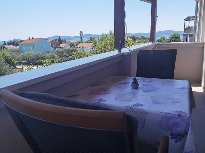 Ferienwohnung für 2 Personen, mit Balkon/Terrasse in Sveti Filip i Jakov