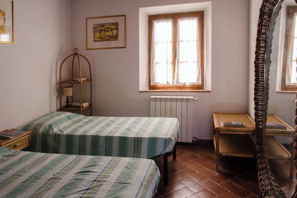 Stones of the ancient village - house in the Tuscan countryside in Monticiano, Siena Provinz