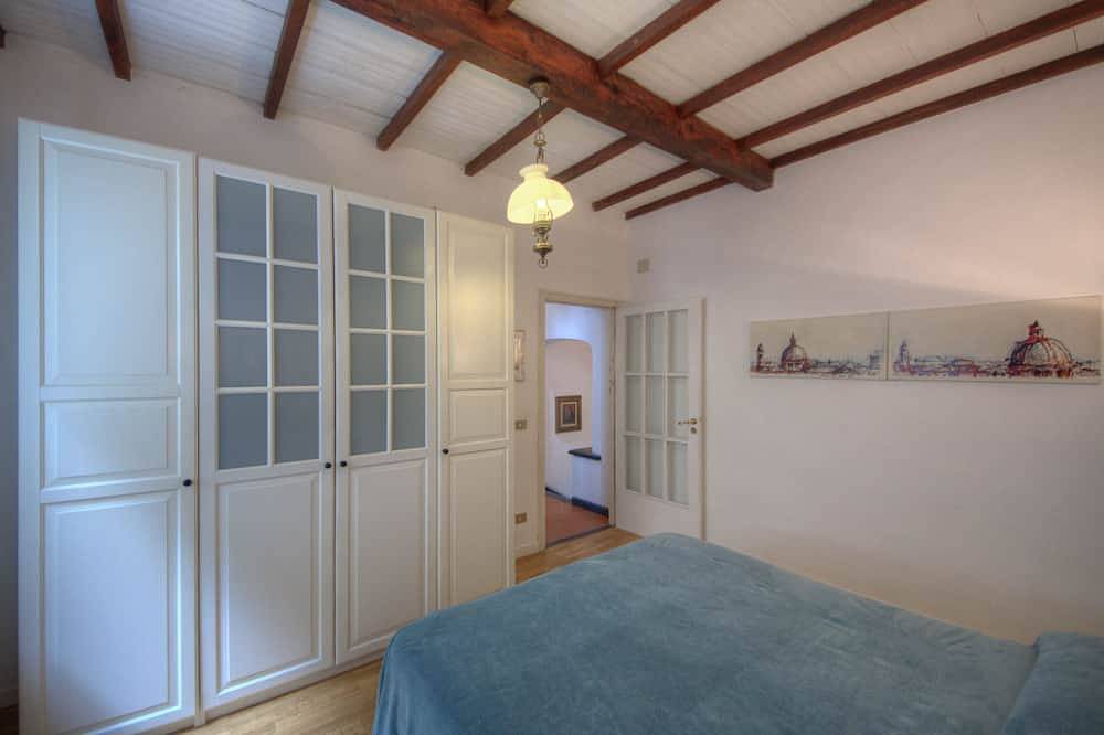 Apartment in villa 5 km from the sea in Ellera (Albisola), Albisola Superiore