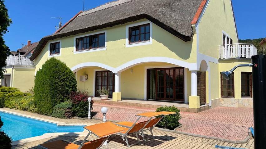 Ferienwohnung für 4 Personen, mit Ausblick und Garten sowie Seeblick und Pool in Revfülöp - 2