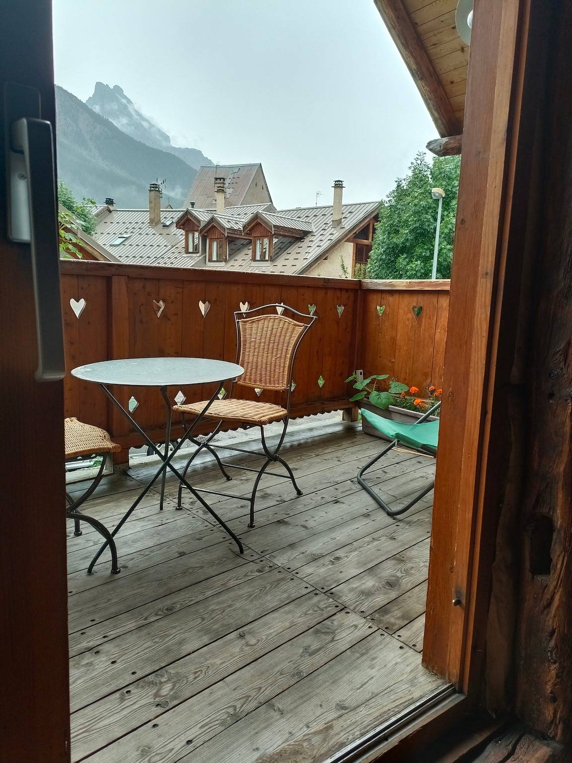 Holiday Home 'Landrosace' with Shared Terrace, Balcony and Wi-Fi in Le Monêtier-les-Bains, Écrins National Park