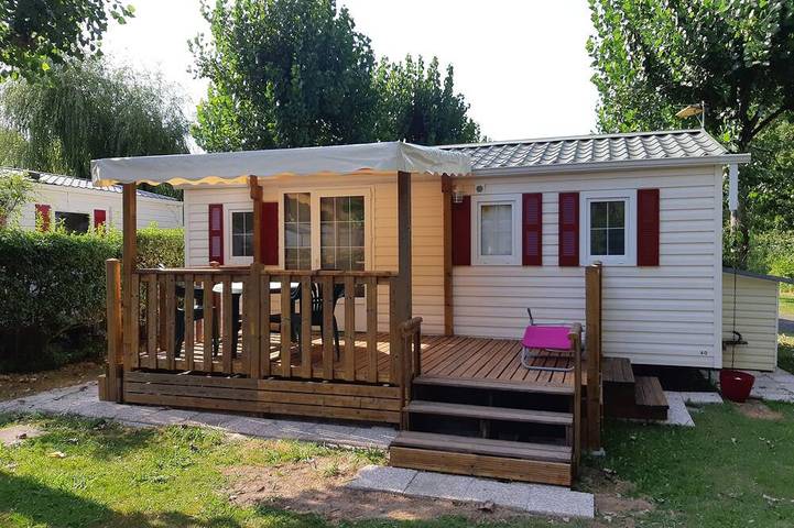 Camping pour 4 personnes, avec Terrasse et Jardin