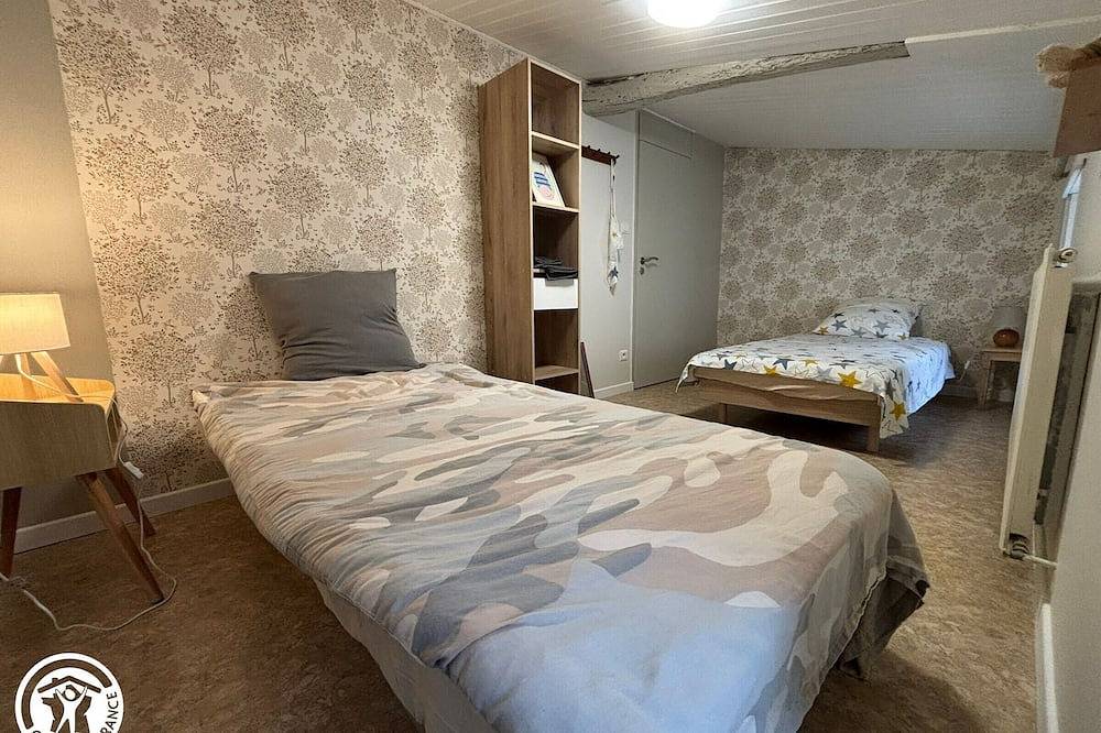 Townhouse in the heart of Essarts in Essarts-en-Bocage, Loire Valley