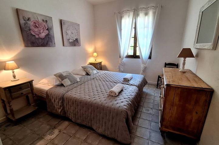 Location de vacances pour 16 personnes, avec Jacuzzi ainsi que Terrasse et Jardin à Callas - 2