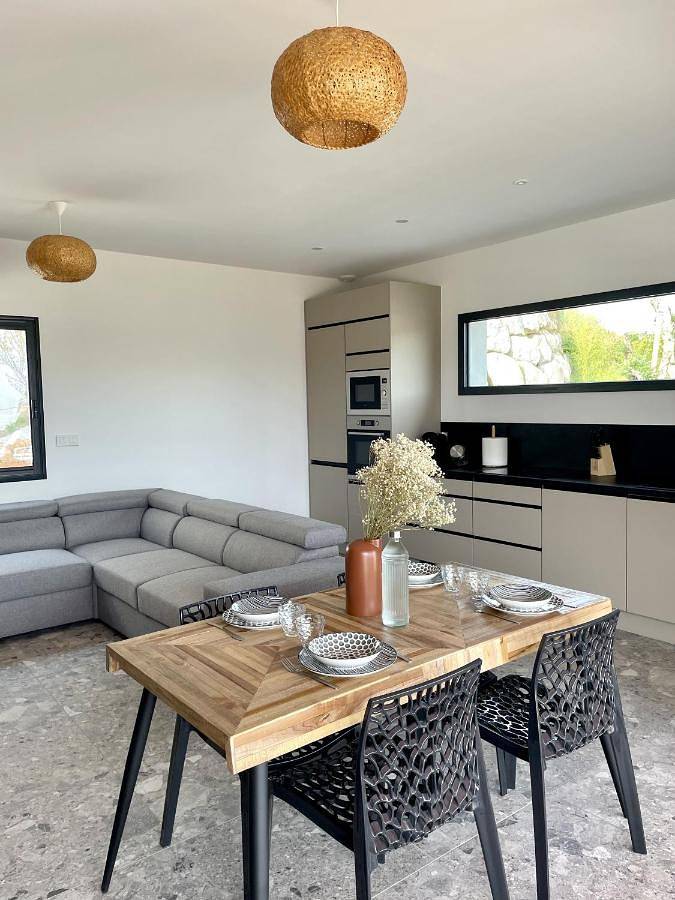 Villa pour 6 personnes, avec piscine et terrasse ainsi que jardin et vue dans Porticcio - 4