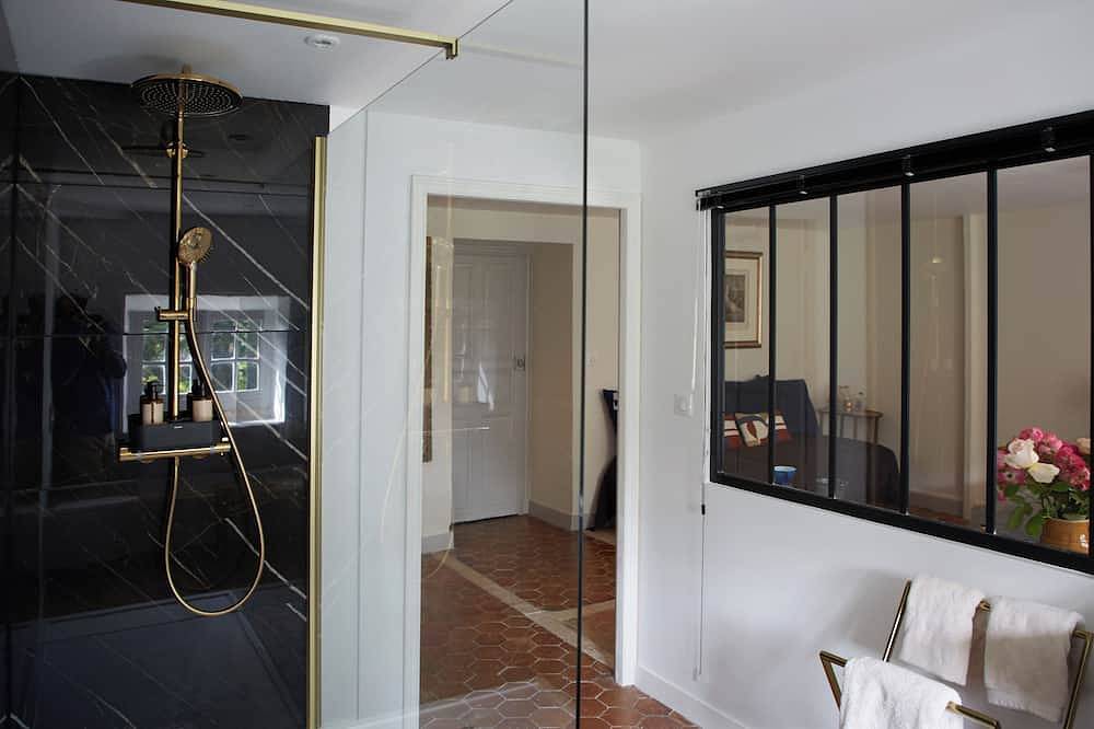 Authentisches Weinschloss in Weindorf in der Nähe von Beaune in Rully, Region Chalon-sur-Saône