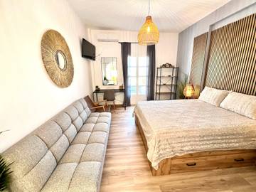 Gîte pour 4 personnes, avec jardin dans Parikiá