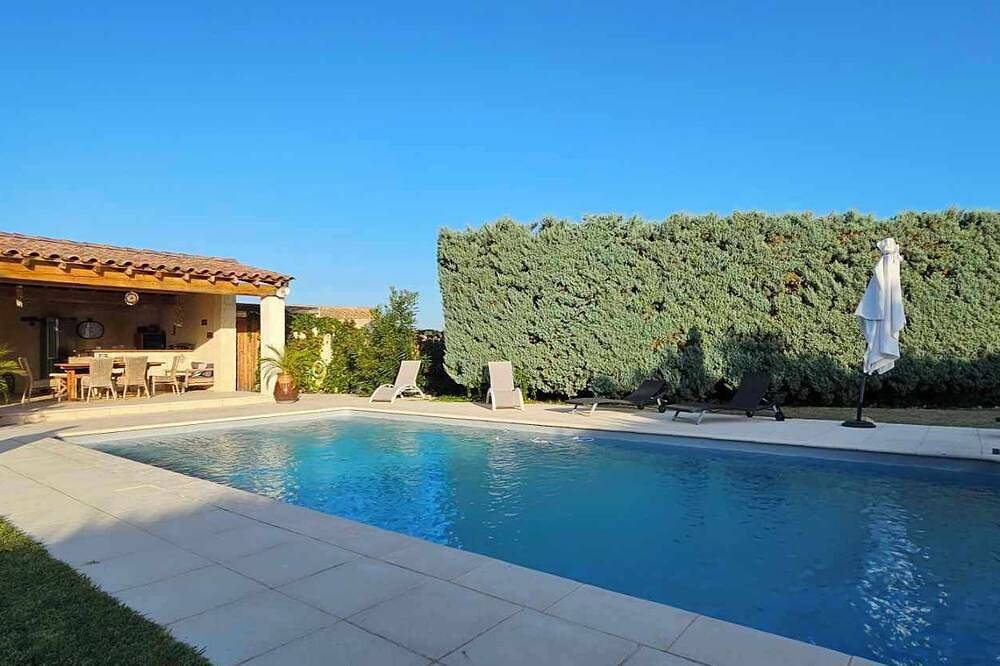 Gîte mitoyen dans propriété avec piscine in Bédarrides, Vaucluse
