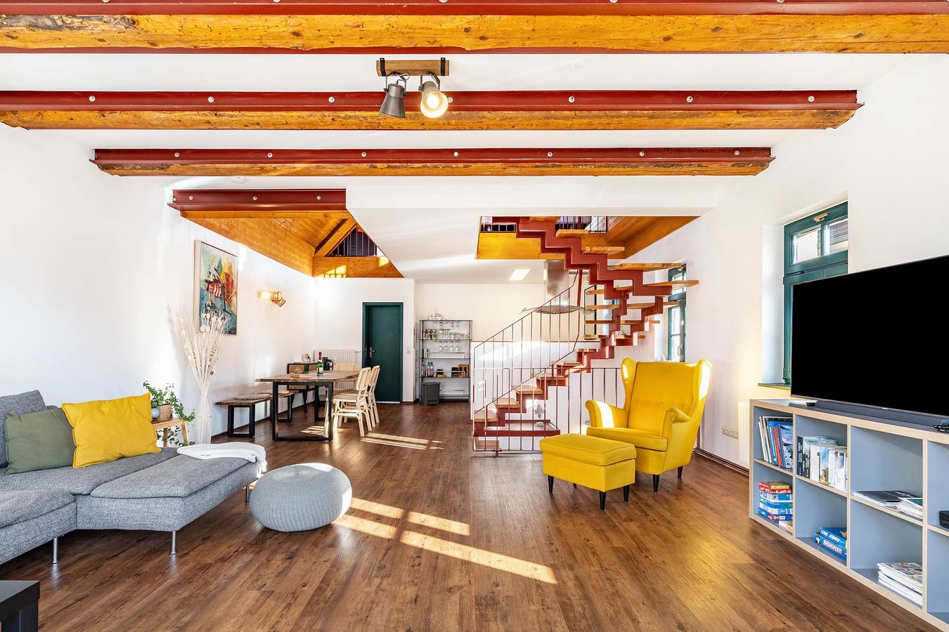 Ganze Wohnung, Ferienwohnung 'Elbloft Radebeul Mit' mit Privatterrasse und Wi-Fi in Radebeul, Meißen Region