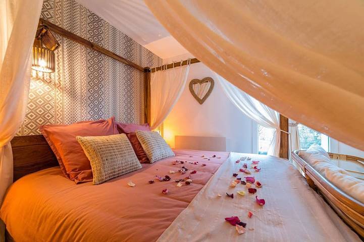 Gîte pour 2 personnes, avec jacuzzi et sauna à Troyes - 4