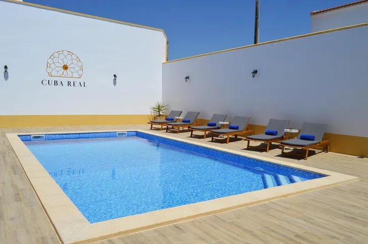 Alojamiento y desayuno para 2 personas, con piscina y jardín - 1