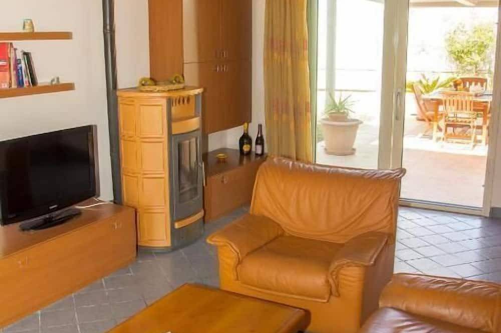 Appartamento intero, Splendida Villa con Giardino e Parcheggio privato a 300 mt dal Mare Arenella in Siracusa, Siracusa e dintorni