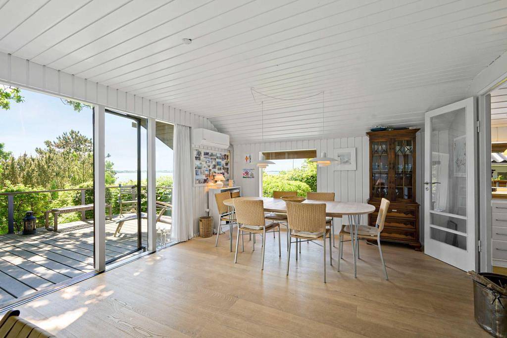 Gut gepflegtes und ständig modernisiertes Ferienhaus in traumhafter Lage mit Meeresblick  in Knebel, Süddjursland
