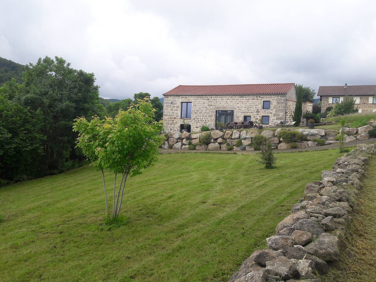 Casa de Vacaciones 'La Clé Des Champs' con Vista a la Montaña, Terraza Privada y Wi-Fi in Parque Natural Regional Livradois-Forez