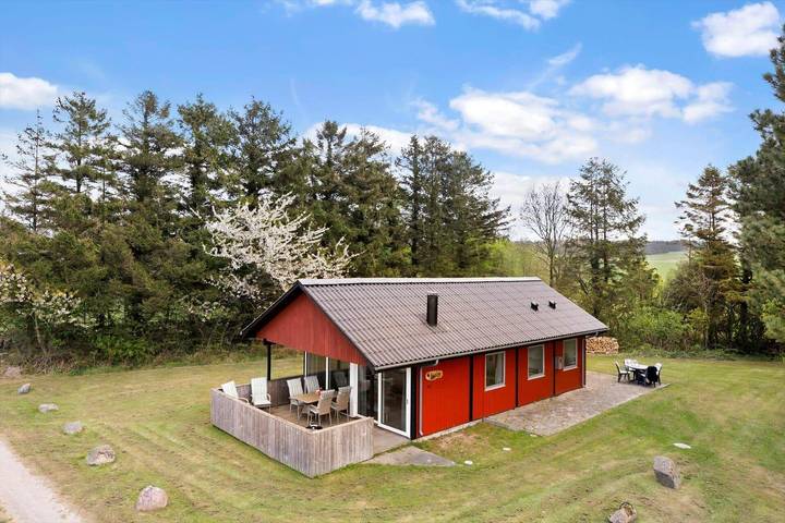 Ferienhaus für 6 Personen, mit Terrasse und Pool - 1