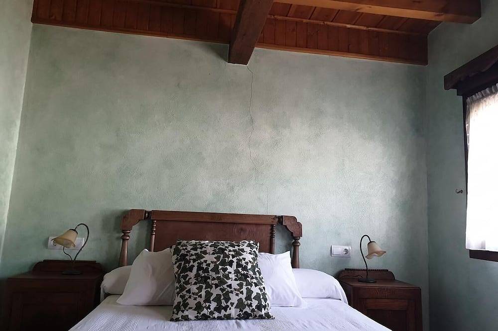 La Casina de Terobe. in Cacabelos, Cordillera Cantábrica