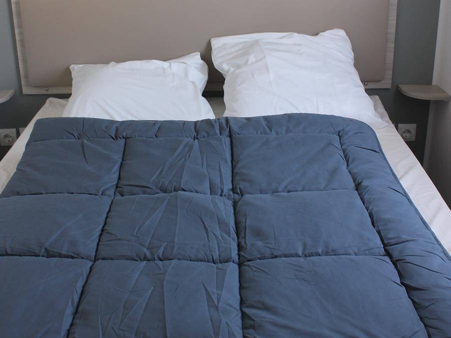 Camping Le Clos de Balleroy - Mobilhome 8 personnes - Mobil home Eva 40 - 4 chambres 1 sdb - 40m² + terrasse semi couverte in Balleroy, Région de Bayeux